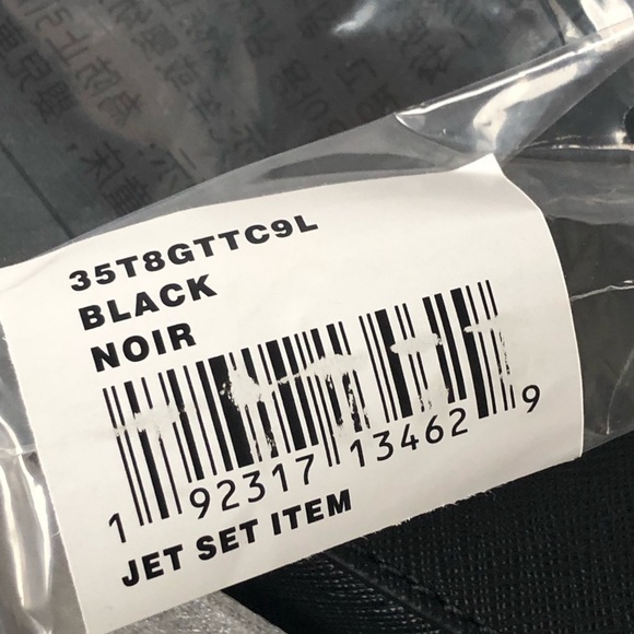 Michael Kors Black Leather Jet Set Item
E W Zip Crossbody Bag Gold Hardware - Picture 5 of 10